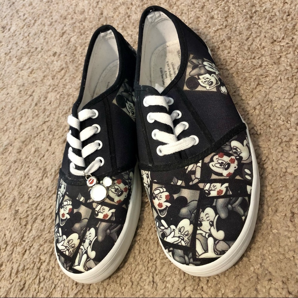 The Bradford Exchange Women’s Mickey Sneakers 9.5
